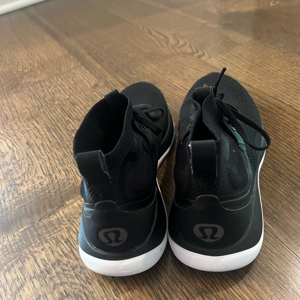 Charge feel mid womens workout shoe! Lululemon
